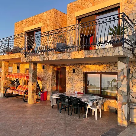 Maestrale * Чефалу