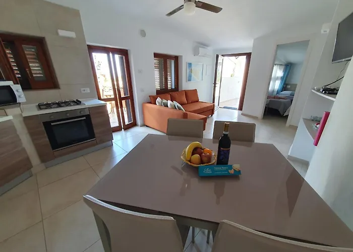 Maestrale * Чефалу